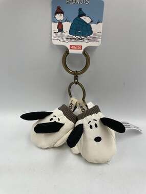 Miniso x Peanuts Snoopy Winter Puffer Jacket Keychain NWT